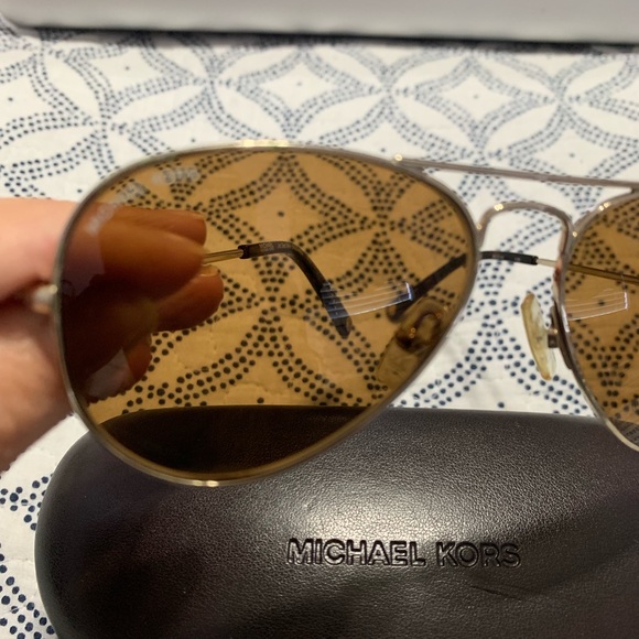 Aviator sunglasses - Picture 2 of 3